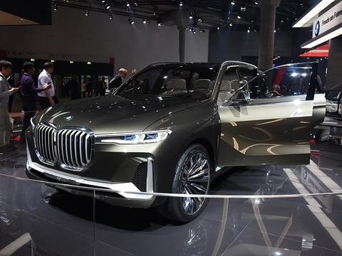 宝马最豪7座SUV亮相，比奔驰GLS还牛，光看前脸就值得买！
