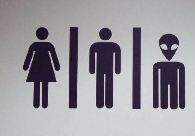 搞笑又奇葩的厕所标识,最后一个是给外星人用的吗?