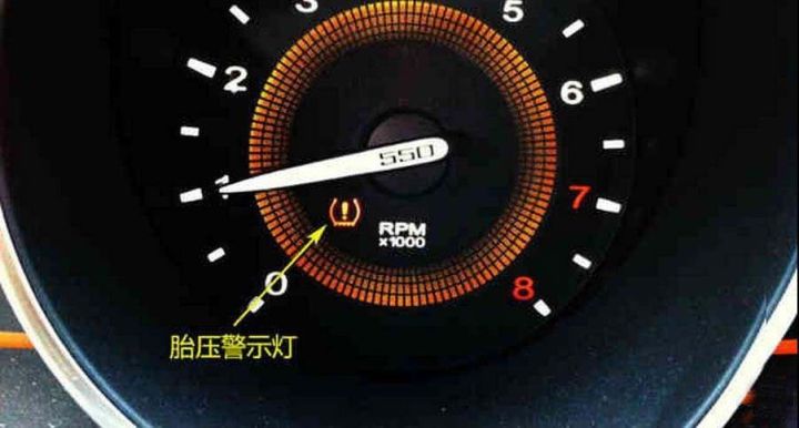 当车内这几个灯亮起时!一定要停车检查!