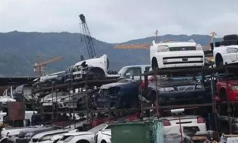 亚洲最大的二手车市场，中国土豪最爱，雅阁论斤卖路虎用胶水粘！