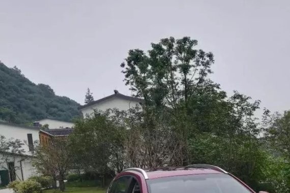 在初秋的钱塘江畔，感受远景S1的实用设计美学