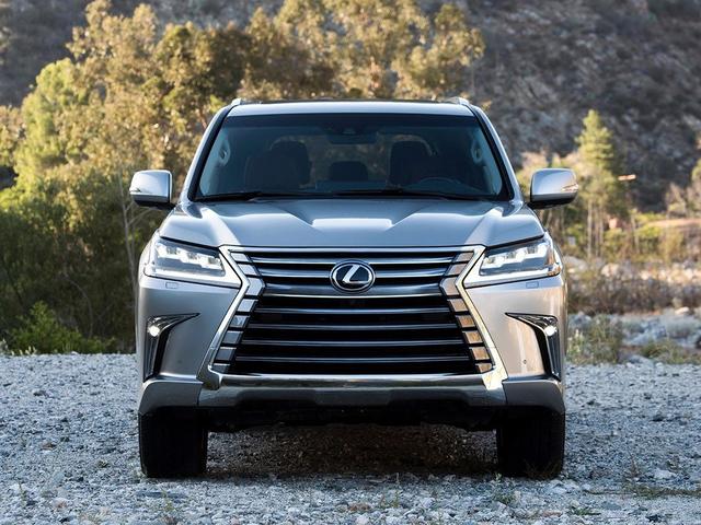 配5.7L发动机的豪华SUV,后排能躺着看片,才卖60万?没开玩笑