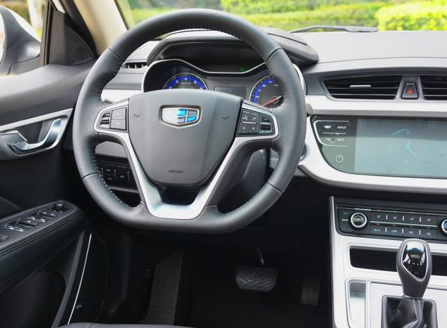 吉利汽车新车 实拍2018款吉利远景