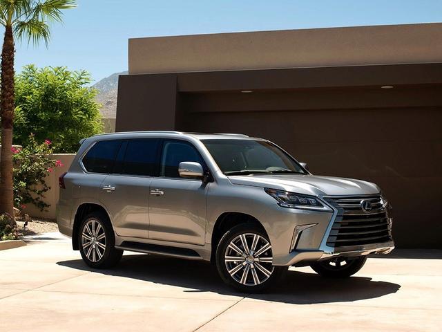 配5.7L发动机的豪华SUV,后排能躺着看片,才卖60万?没开玩笑