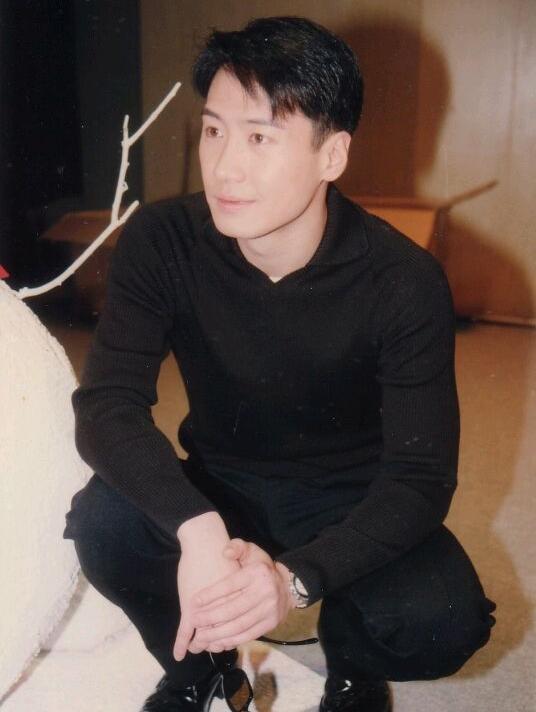 黎明年轻时放在今天绝对是小鲜肉，如今51岁的他风采依旧!