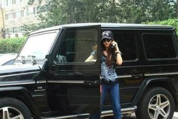 为什么鹿晗会选择关晓彤？开大奔的女人确实不简单！