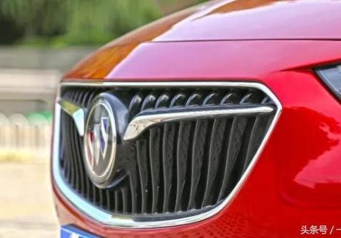 中级车市场又来一个实力派，外观碾压套娃德系！网友评价：太帅了