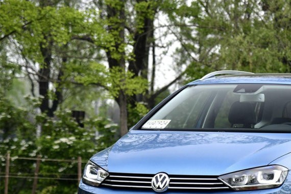 一辆很精致的两厢车，并且还是大众标，家用，它比高尔夫更合适