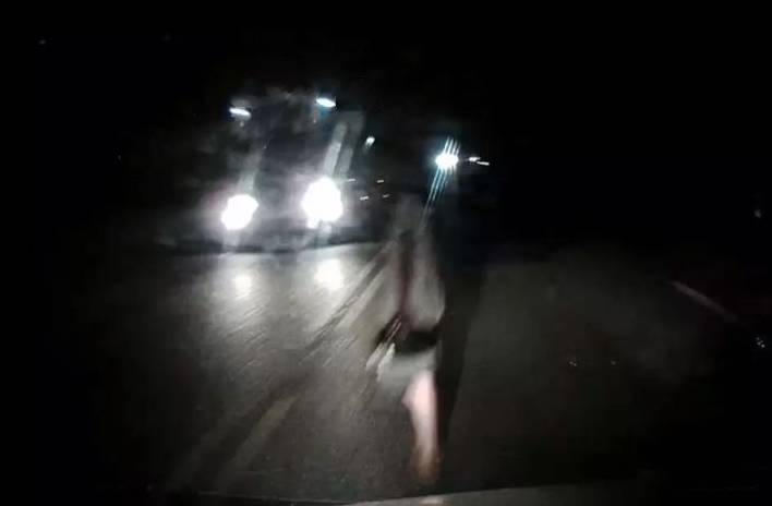 全国首例！滥用远光灯致对方车辆撞死行人，“远光狗”被判担责！