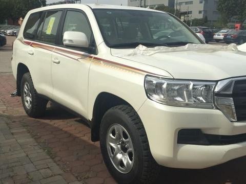 17款酷路泽4000中东版陆巡两气底挂无窗大量现车