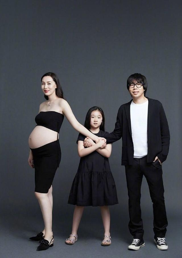 水木年华主唱卢庚戌快50岁还能再当爹 老婆张