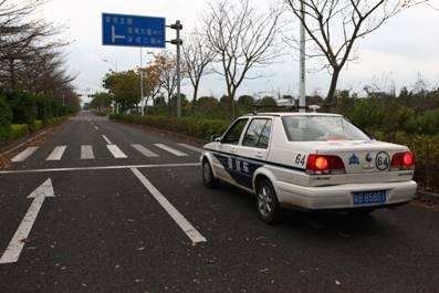全国首例!滥用远光灯致对方车辆撞死行人,“远光狗”被判担责!