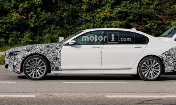 新一代宝马7系的路试谍照