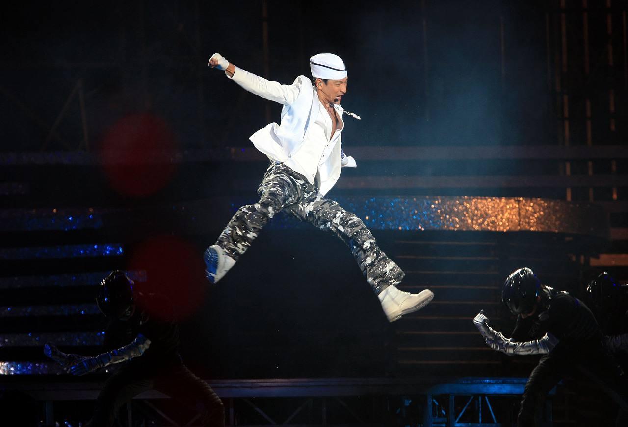 刘德华演唱会现场13万人看，而他的1381万人看直播，记录无人能破