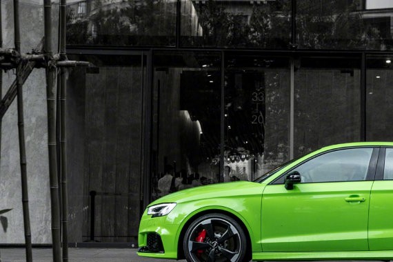 隐形的超跑 |试“小怪兽”奥迪RS3