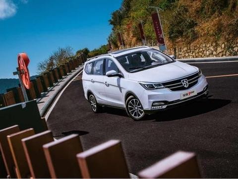 国民神车宝骏730迎来改款，配置增加，内饰宝马范儿