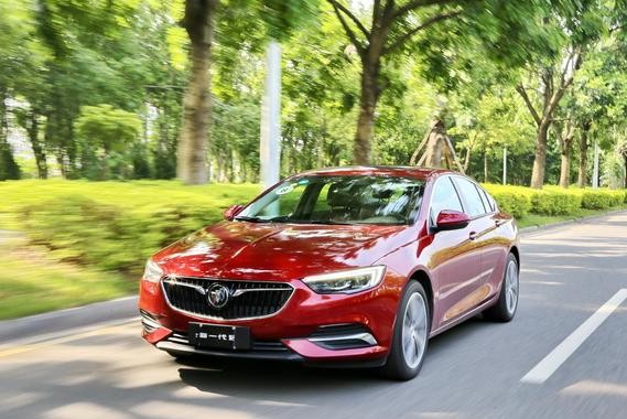 美系运动中型车谁最强？ 别克君威对比福特蒙迪欧