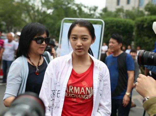 关晓彤素颜照片