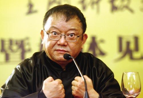 50岁侯勇69岁王刚3任妻子越来越年轻 晚来婚潮成娱乐圈新宠？