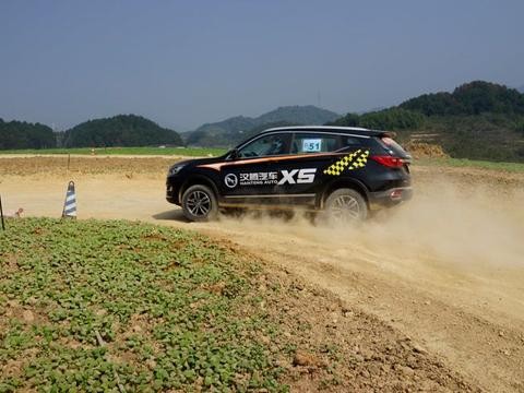 力压哈弗、奇瑞 汉腾X5称霸CSC城市精英超级短道联赛