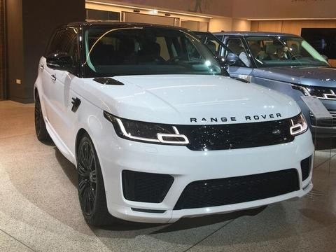 外观调整/增加插电式混合车型 新款揽胜运动版亮相