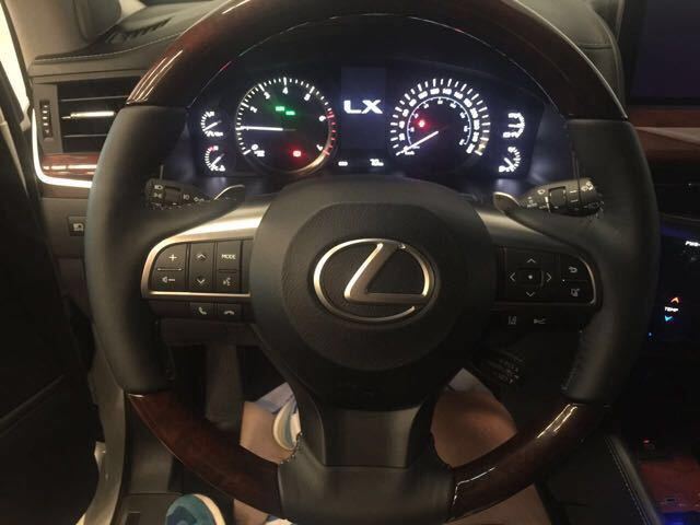 17款雷克萨斯LX570高配360幻影最新家族设计先进SUV