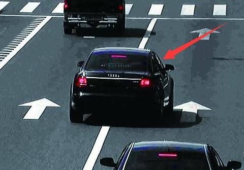 白实线、双黄线到底能不能压？揭秘老司机压实线不扣分的秘密