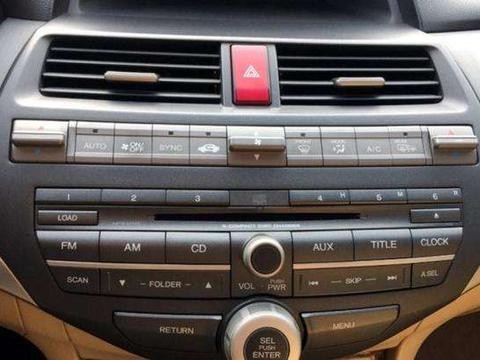 落地价22万，现在只需12万，车内听不见发动机的声音，男人首选车