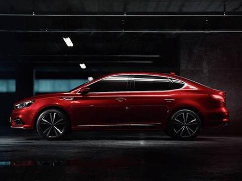 国产宽体轿跑来袭，颜值帅过阿特兹，或9万起成爆款，思域要蔫了