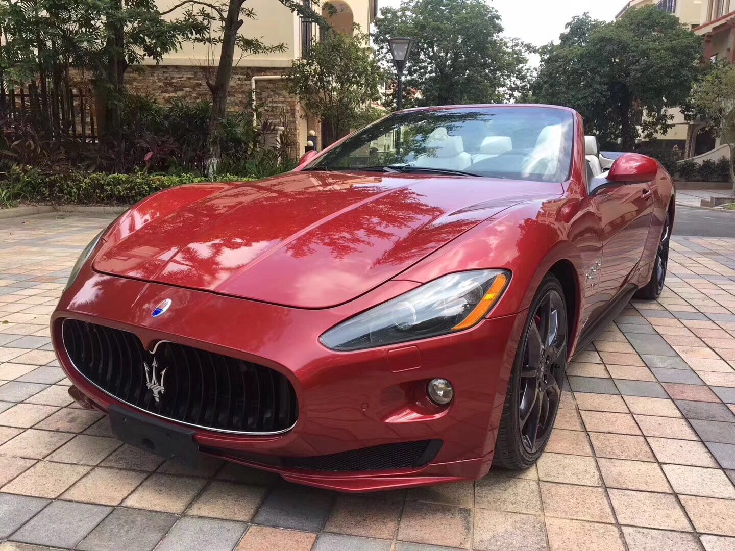 敞篷玛莎拉蒂GTC,朋友圈卖二十多万没人敢收