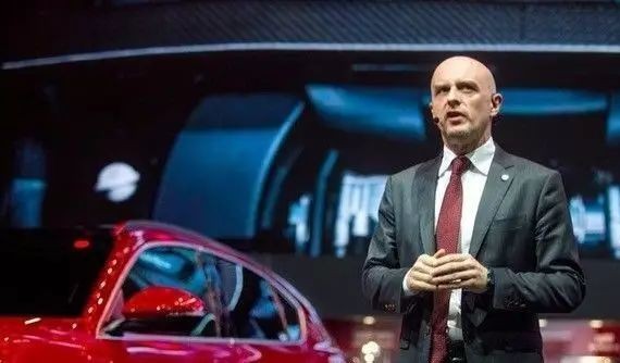 强行在中国给自己加戏的阿尔法罗密欧，已经优惠6万起了