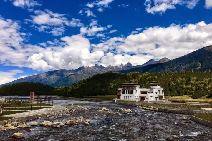 谁说去西藏要越野车还要十天半个月,五天加一辆轿车就够了