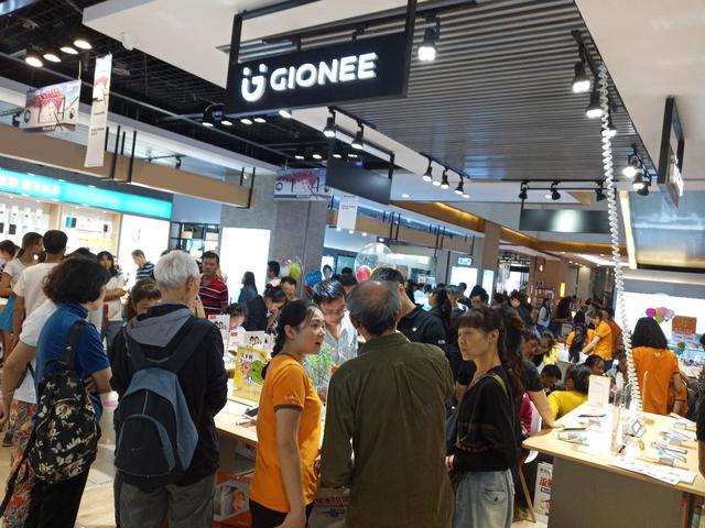 金立全面屏手机M7黄金周热销,并不是巧合