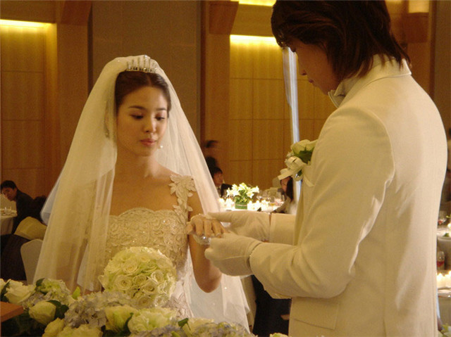 宋慧乔为他们穿过婚纱 最后却成了别人的新娘