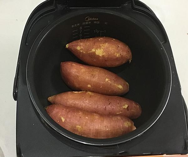 不加一滴水，用电饭煲做烤红薯，方法免费教给大家