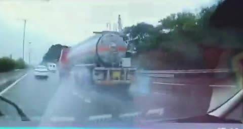 一场虚惊，华丽转身……服气不？！直播车市全球车市新能源车市  ​