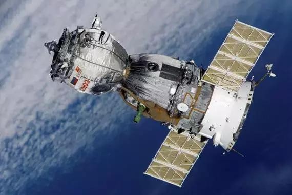 麻烦坐手机去太空！