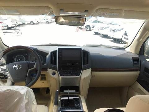 18款酷路泽4600中东版霸气陆巡震撼后期上市尽情期待