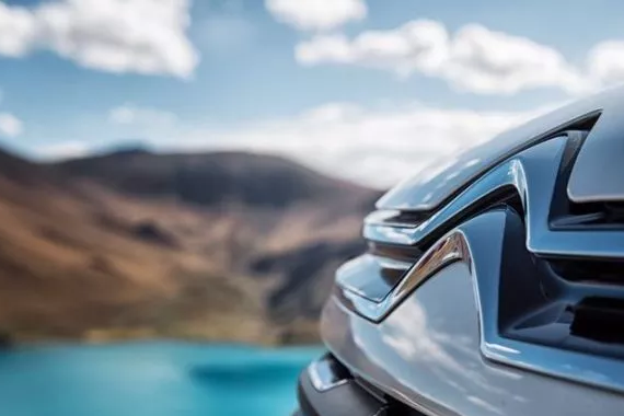 谁说去西藏要越野车还要十天半个月，五天加一辆轿车就够了