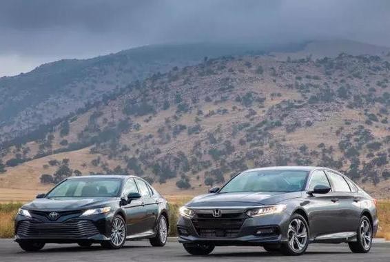 据说新凯美瑞、新雅阁都很好，抢先试驾完的美媒称仍将称霸B级车