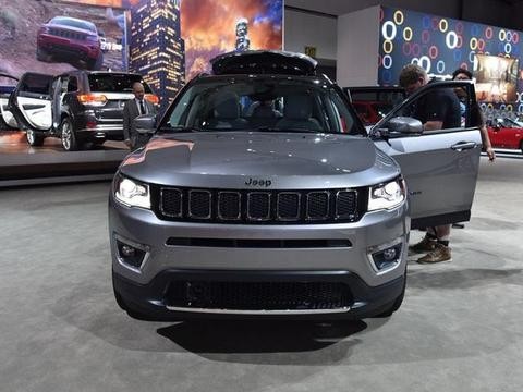 好多人家里多车但不常开这车Jeep指南者，时尚和运动感做到极致