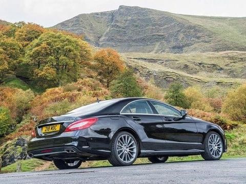 新款CLS海外路试！奔驰能否撼动保时捷重回4门豪华轿跑王座？