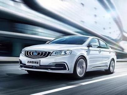 鹿晗恋情甜蜜暴击，这三款车界“小鲜肉”，你会爱上谁？