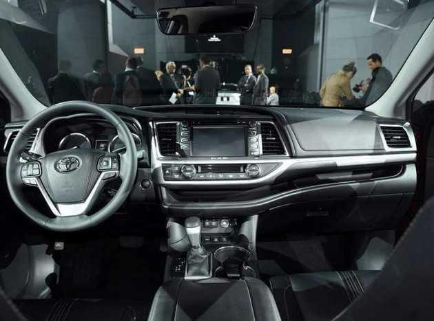 全新汉兰达3.5L车型 搭8AT变速箱 采用“2+2+3”的座椅布局