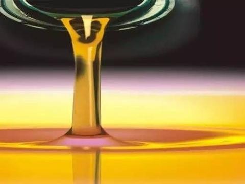 4S店专业技师告诉你汽车机油到底多久换一次合适