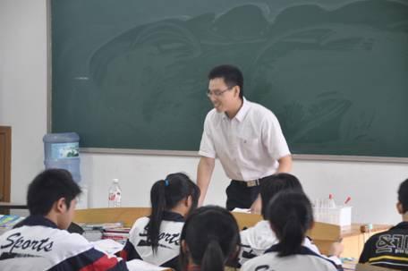一个高中教师月薪大概多少？建议大学师范生收藏！