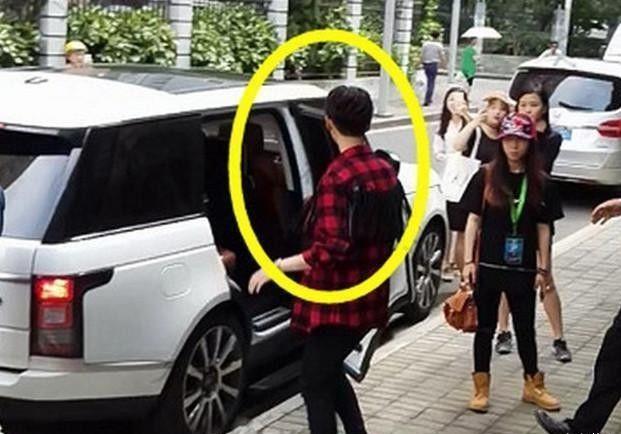 鹿晗关晓彤高调公布恋情，他们开的车竟也如此高调