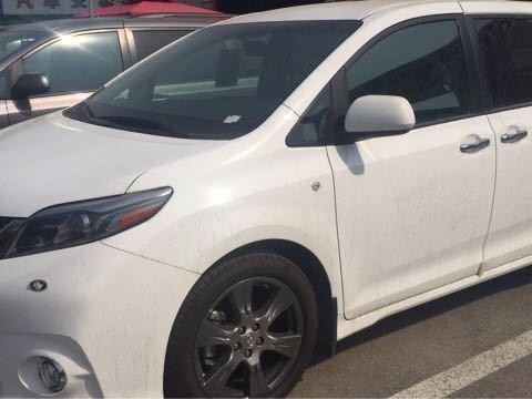 丰田塞纳10月最新报价已出，内饰帅气得不要不要的