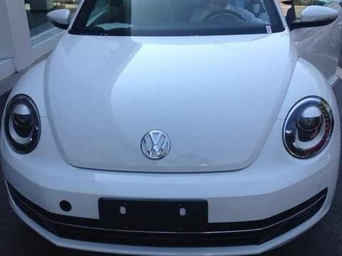 开甲壳虫去上牌，车管所中五连号，车友出价二十万不卖！