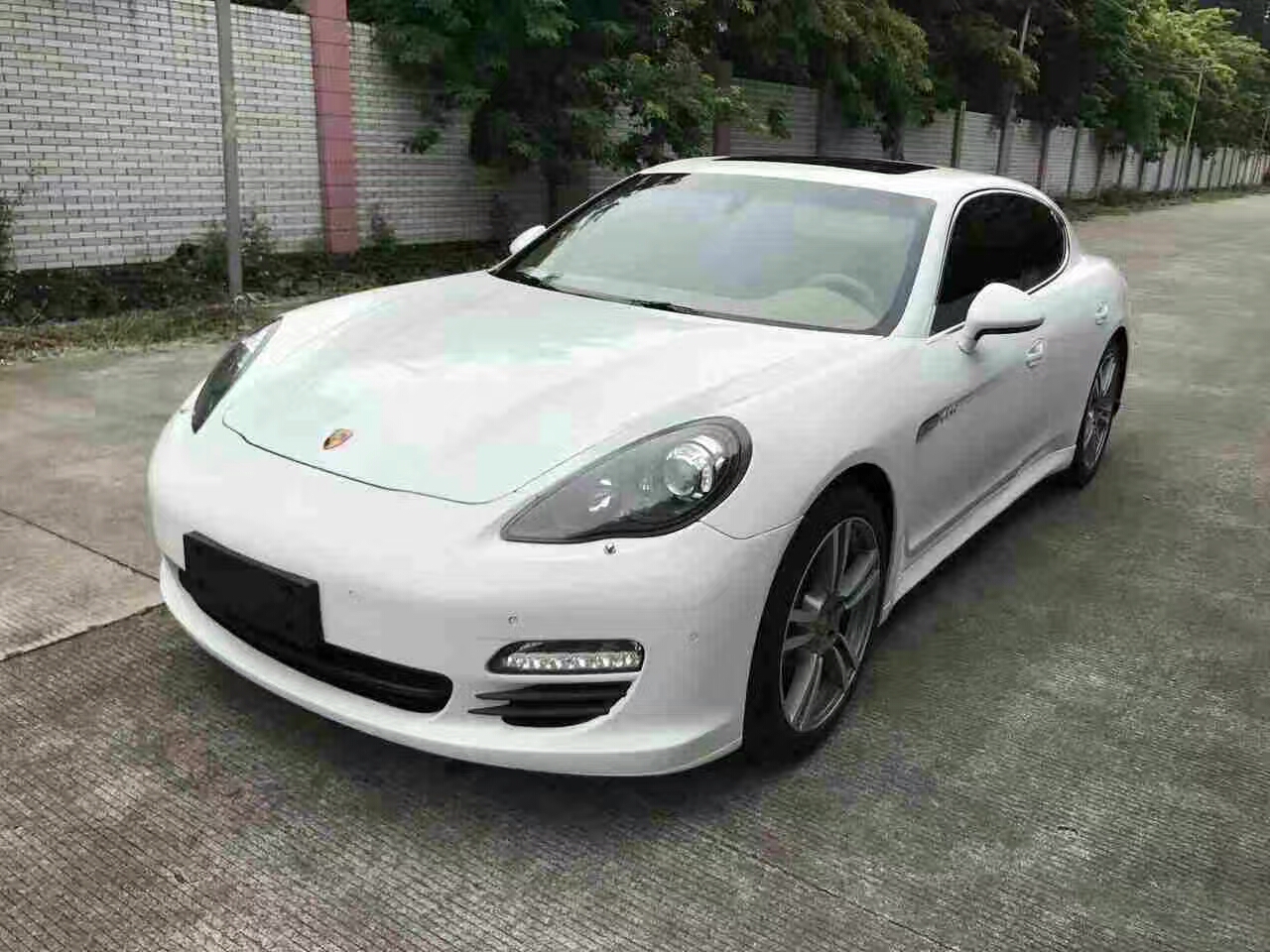 五十多万买下保时捷帕拉梅纳,回家族不给父母